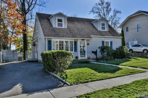 34 Kenwood Rd, Paterson, NJ 07506-2206