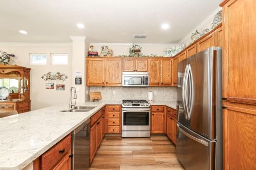 3387 Four Seasons Dr, Turlock CA  95382-9713 exterior