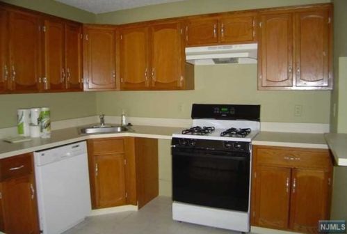 176 Robertson Way, Lincoln Park NJ  07035-1851 exterior