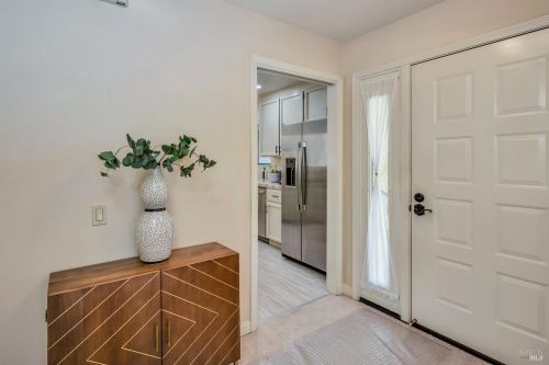 41 Fountain Grove Cir, Fairfield CA  94558-2483 exterior