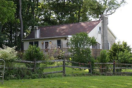 85 Greenlawn Rd, Cochranville, PA 19330-9479