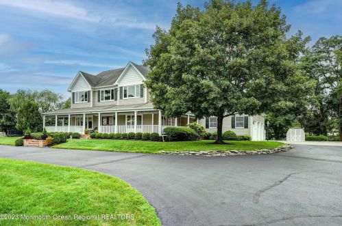 515 Seven Bridges Rd, Little Silver NJ  07739-1742 exterior