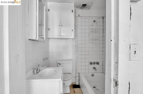 1521 9th St, Oakland CA  94607-1338 exterior