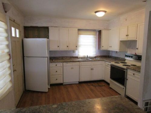2409 Lincoln Ave, Two Rivers, WI 54241-2430