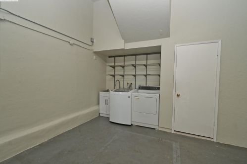 2400 Prosperity Way, San Leandro CA  94578-1124 exterior