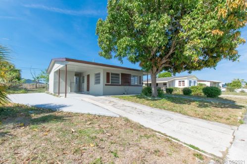 1108 27th St, West Palm Beach, FL 33404-4115