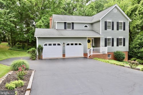 6 Devonshire Dr, Fredericksburg VA  22401-2100 exterior