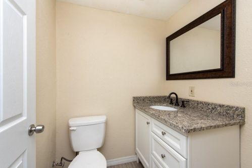 9741 Fowler Ave, Thonotosassa FL  33592-3415 exterior