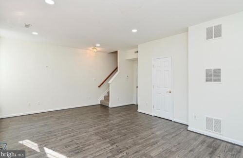 2617 Logan Wood Dr, Herndon VA 20171-4367 exterior