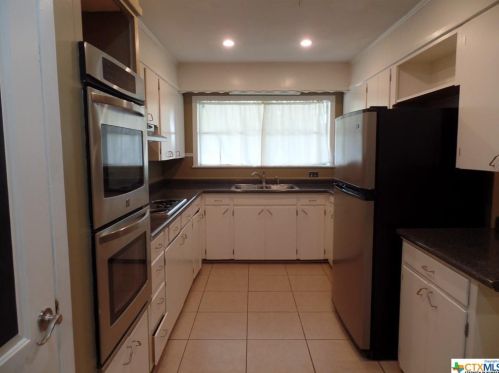 2201 Bon Aire Ave, Victoria TX  77901-4468 exterior