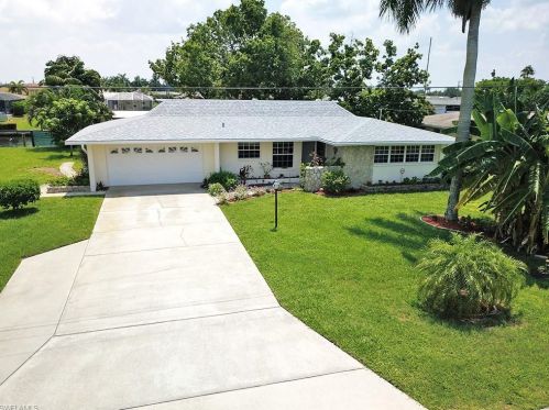 2827 16th Pl, Cape Coral, FL 33904-4002