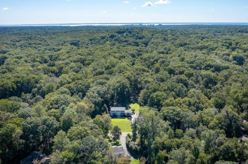 17 Boulder Brook Dr, Stamford, CT 06903-3231