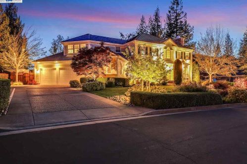 212 Fieldcrest Ct, Danville, CA 94506-1413
