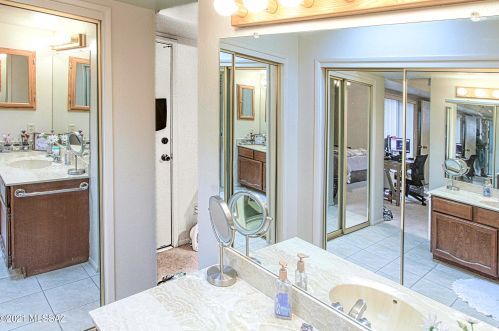 8410 Cypress Point Ln, Tucson AZ 85710-7108 exterior