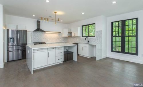 89 Taylortown Rd, Montville Township NJ  07045-9763 exterior
