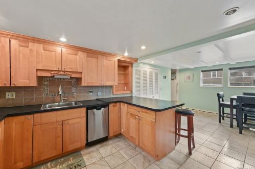 231 Bryant Ave, Elmsford, NY 10523-2117