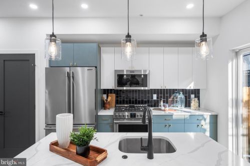 734 Dudley St, Philadelphia PA 19148-2340 exterior