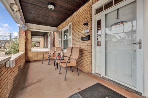 826 Beaver St, Ambridge, PA 15003-2186