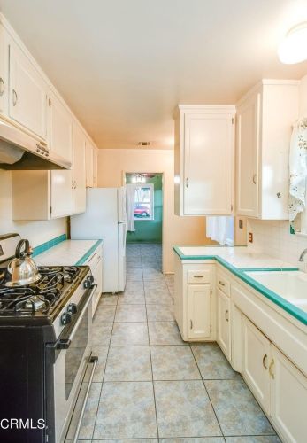 7731 Amestoy Ave, Van Nuys CA 91406-1601 exterior