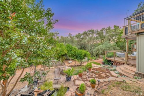 1568 Manzanita Ave, Santa Rosa, CA 95404-2022