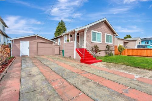 2031 103rd Ave, Oakland CA  94603-3325 exterior