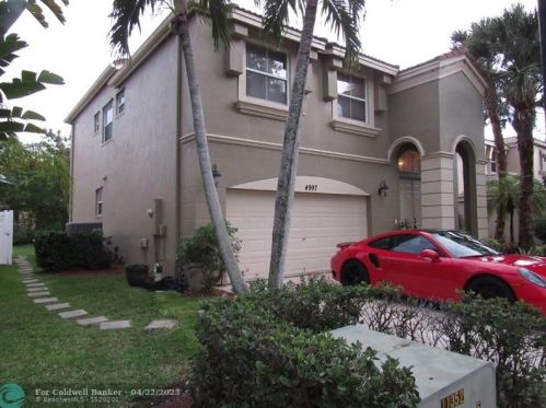 4997 162nd Ave, Hollywood, FL 33027-4956