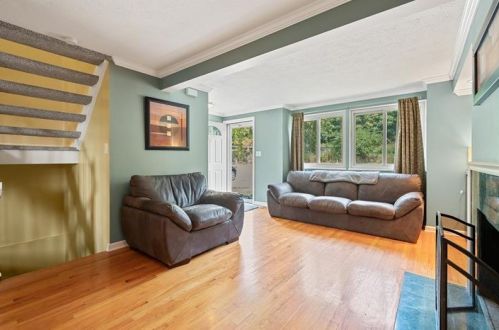 109 Rampart Blvd, New Kensington PA  15068-9348 exterior