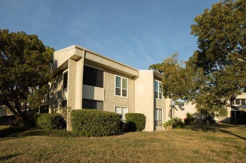 610 Windrush Bay Dr, Tarpon Springs, FL 34689-1207