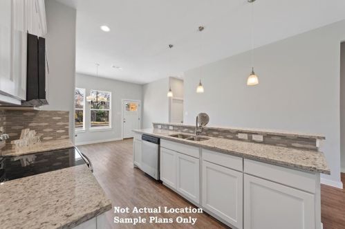 1635 Garza Ave, Dallas, TX 75216-5522