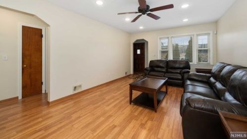 254 Wood Ridge St, Wood-Ridge, NJ 07075-1344