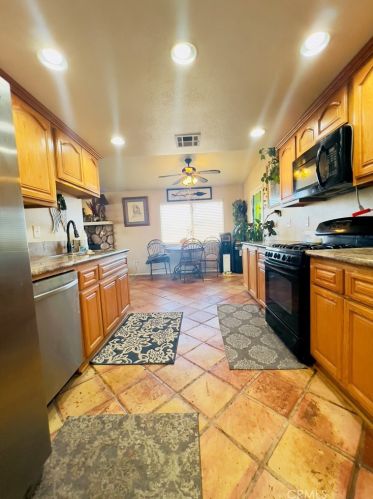 26969 Lakeview Dr, Helendale CA  92342-7808 exterior