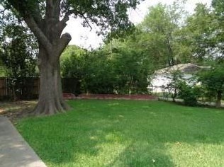 612 Newberry Dr, Richardson TX  75080-5621 exterior