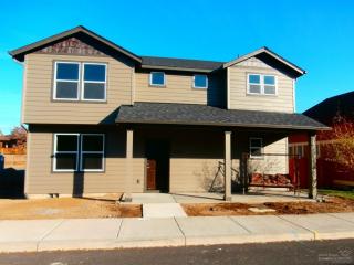 2528 Cretia Ct, Bend OR  97701-4284 exterior