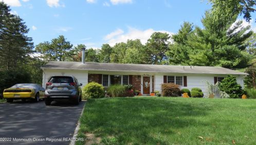 420 Birch Bark Dr, Bricktown, NJ 08723-4953