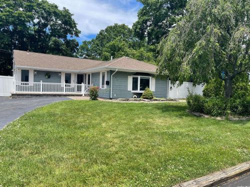 151 Liberty St, Deer Park, NY 11729-2717