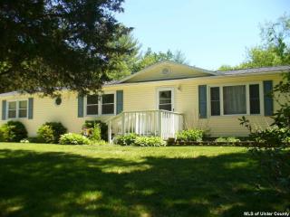 23 Old Lucas Tpke, Kingston, NY 12401-8452