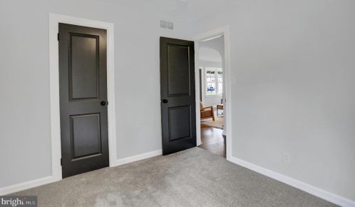 1053 Wayne Ave, Carlisle PA  17013-1640 exterior