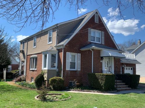 126 Irving Ave, Floral Park, NY 11001-1322