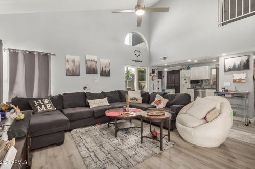 4011 Camino Vivaz, Glendale AZ  85310-5516 exterior