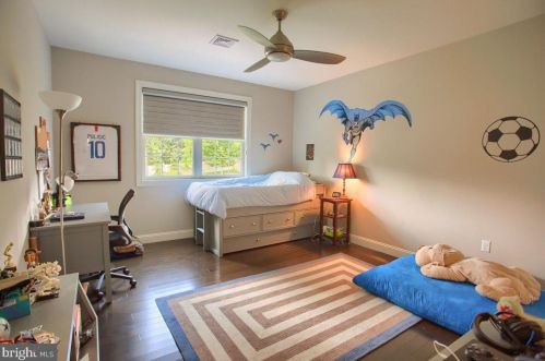 504 Sophia Cir, Hummelstown PA  17036-7089 exterior