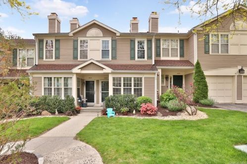 1003 Pondside Dr, White Plains, NY 10607-1361