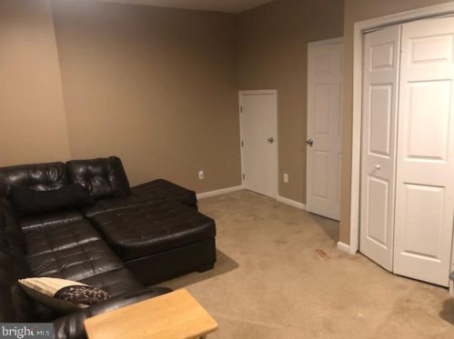 4106 Sophia Ln, Boothwyn PA  19061-2806 exterior