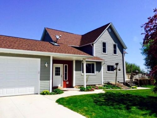 12616 Westview Rd, Cleveland, WI 53015-1231