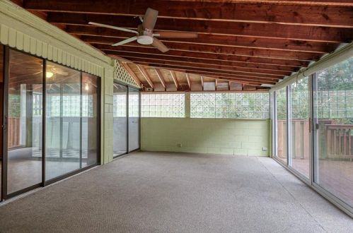 21 Carl Ln, Gibsonia PA  15044-7835 exterior