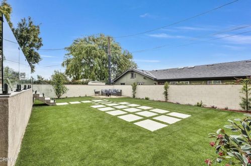 2492 New York Dr, Altadena CA  91001-3642 exterior