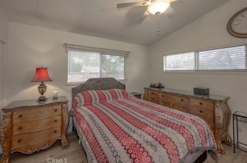 26607 Balerna Dr, Santa Clarita CA  91350-2305 exterior