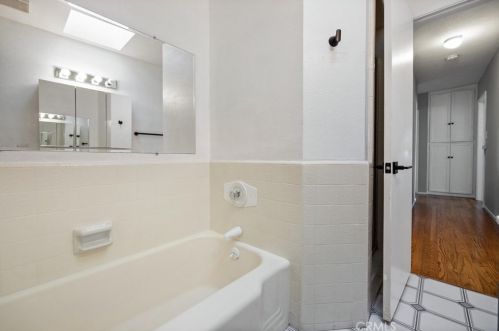 4032 Elsa St, Lakewood CA  90712-3853 exterior