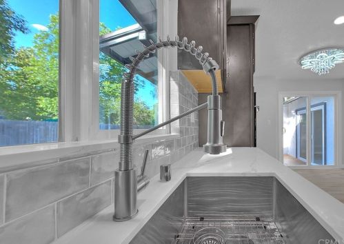 7106 Orch St, Riverside CA 92504-3958 exterior