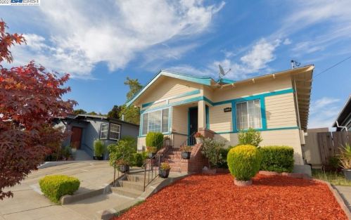 4052 Aqua Vista St, Oakland, CA 94601-4318