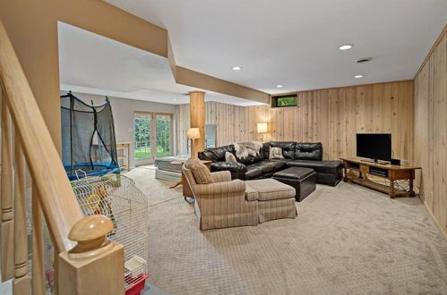 1049 Lakemont Dr, Bridgeville PA  15017-1264 exterior